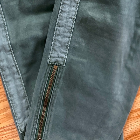 Vineyard Vines Garment Dyed Skinny Utility Pant (4) - Picture 9 of 14